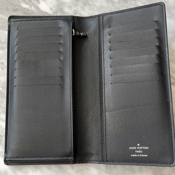 ***SOLD*** Louis Vuitton Brazzaville wallet - Picture 4 of 6